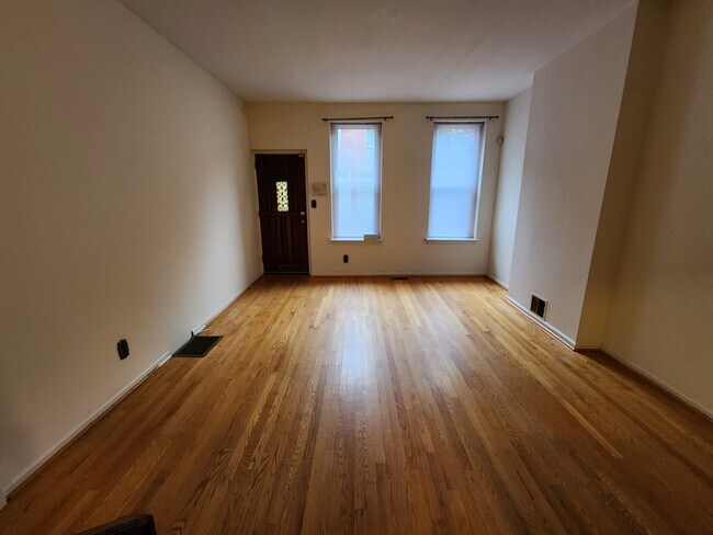 Foto del edificio - 889 N Taylor St