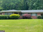 Foto principal - 3050 Rebecca Dr SW