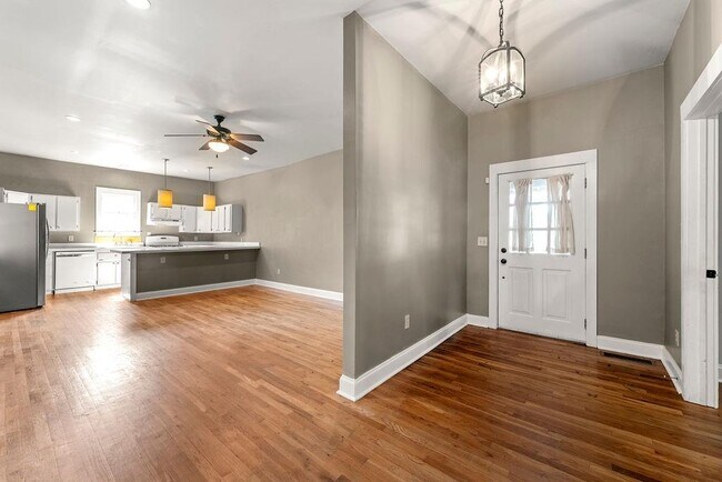 Foto del edificio - 858 Kirkwood Ave SE