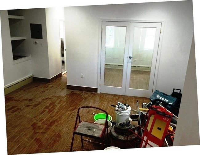 Building Photo - 716 Morris Park Ave