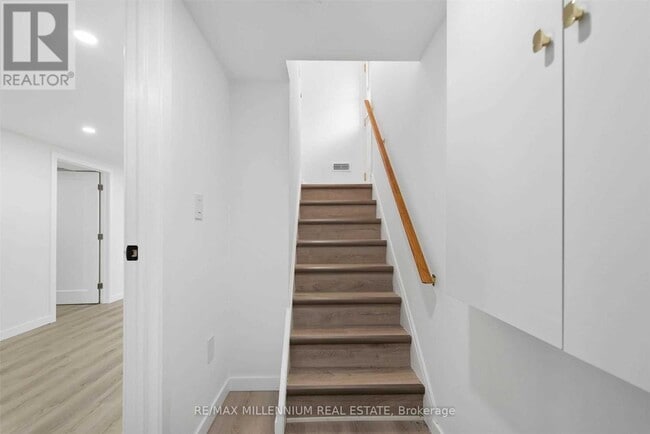 Building Photo - 147 Burkholder St