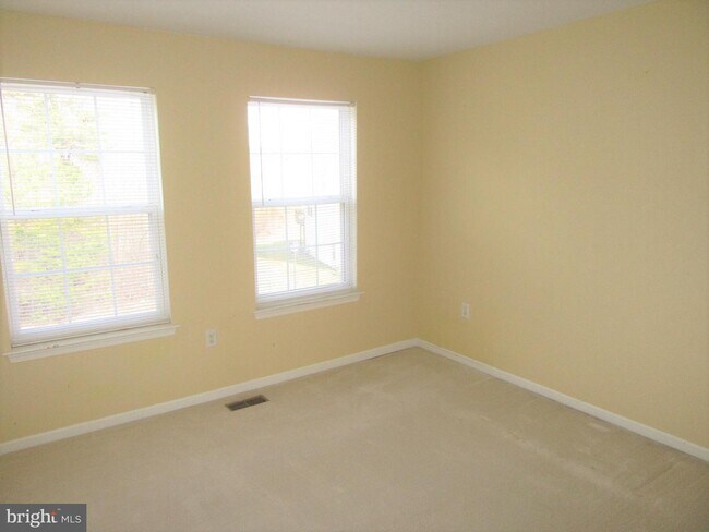 Building Photo - 108 Persimmon Pl