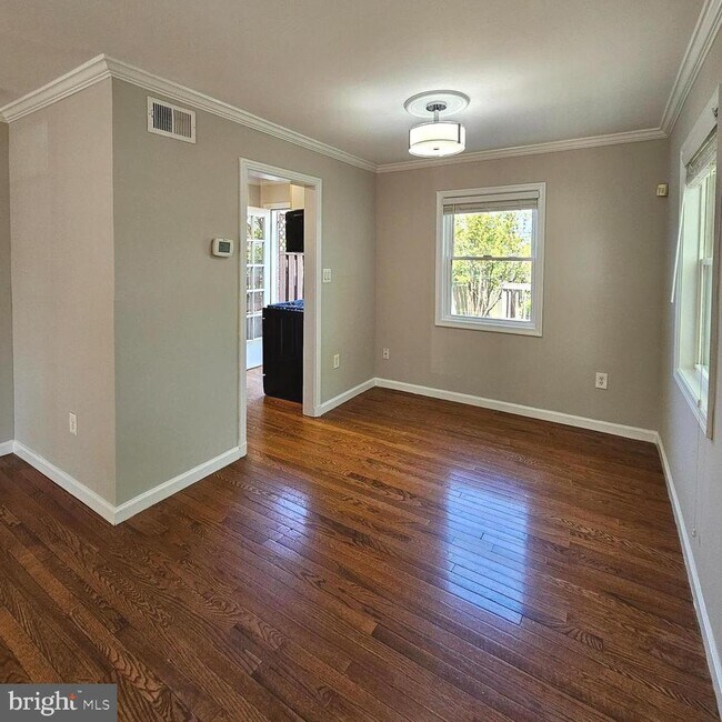 Foto del edificio - 2214 Arlington Terrace