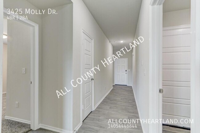 Building Photo - 4bed/2bath in Mustang!