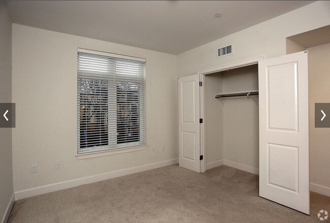 Foto del edificio - 17 Cameron Ave