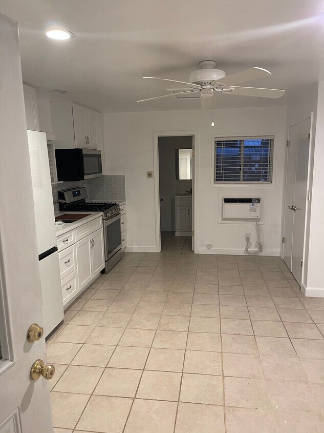 Foto principal - 7330 Yarmouth Ave