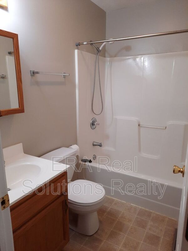 Foto del edificio - 1056 N West St