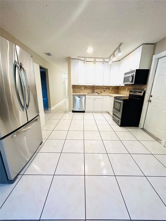 Primary Photo - 1470 NW 93rd Ter