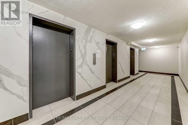 Building Photo - 100 Wingarden Ct