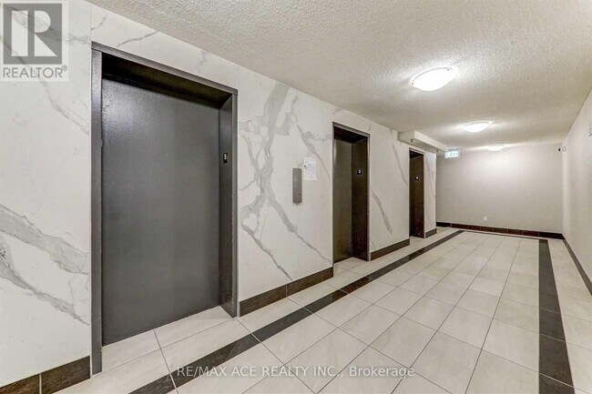 Photo du bâtiment - 100 Wingarden Ct