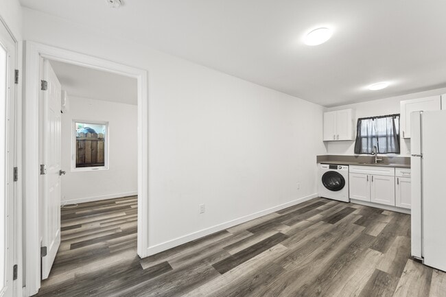 Foto del edificio - 7561 De Soto Ave