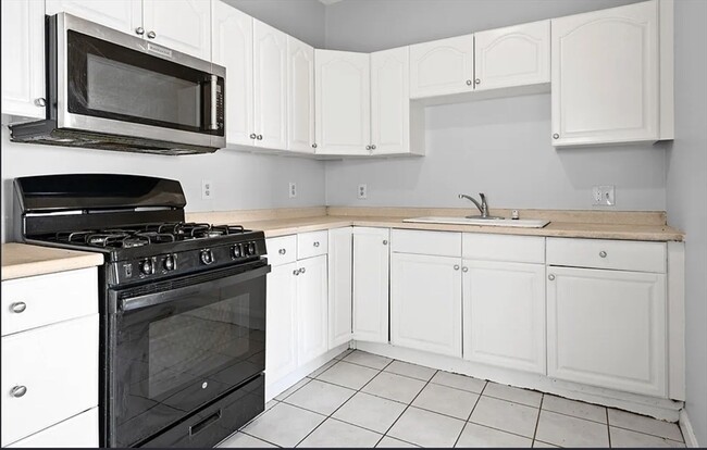 Building Photo - 61 Shurtleff St