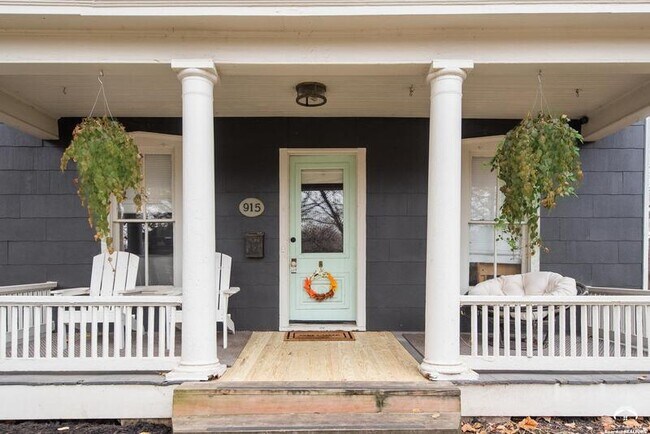 Building Photo - 915 Alabama St