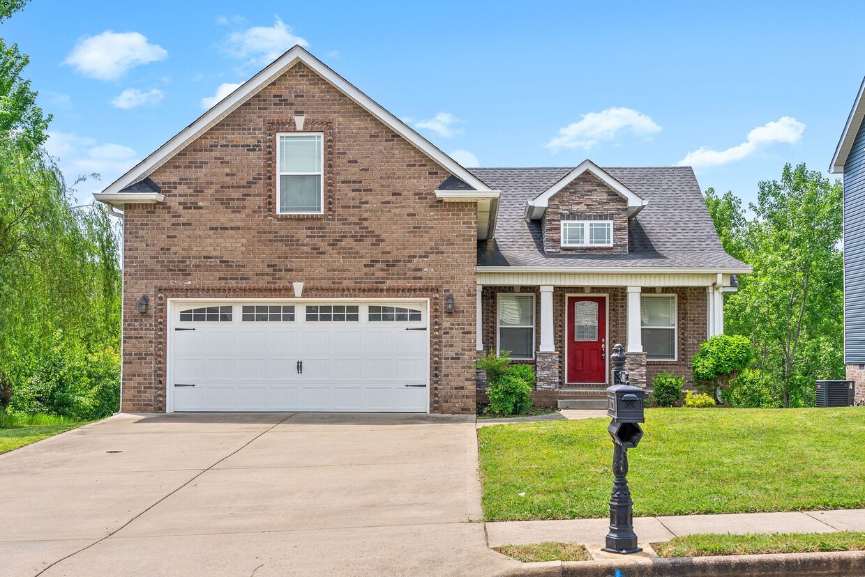 Foto principal - Pet Friendly Three Bedroom with Bonus!