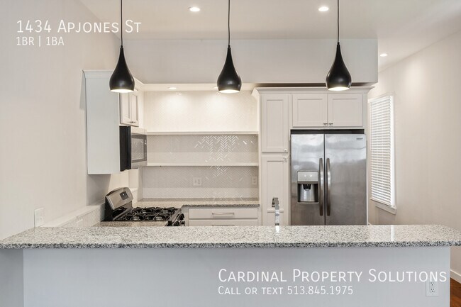 Building Photo - Cozy 1 Bedroom House with Basement!