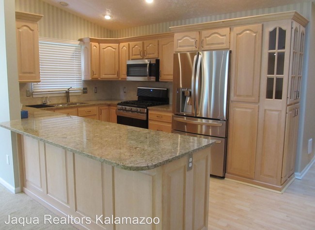 Foto del edificio - 2 br, 3 bath House - 733 Bayberry Lane