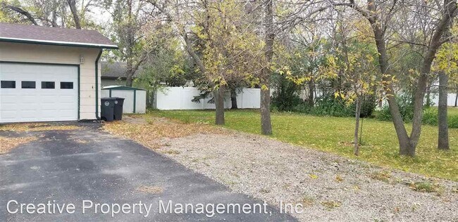 Building Photo - 3 br, 1 bath House - 15 3rd St SE