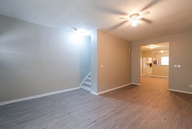 Foto del edificio - Newly renovated 6 bedroom 2.5 bath in Carroll Park Area