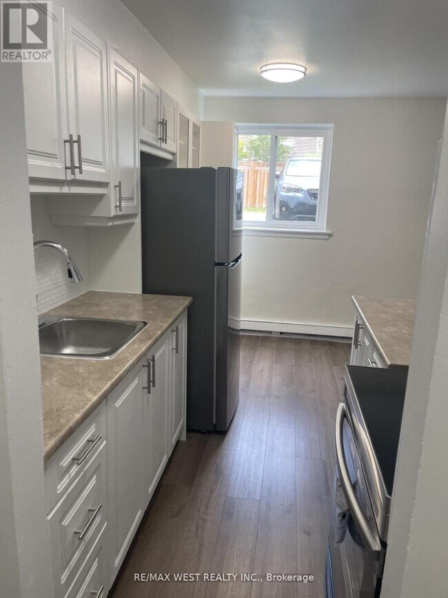 Building Photo - 2365 Marine Dr