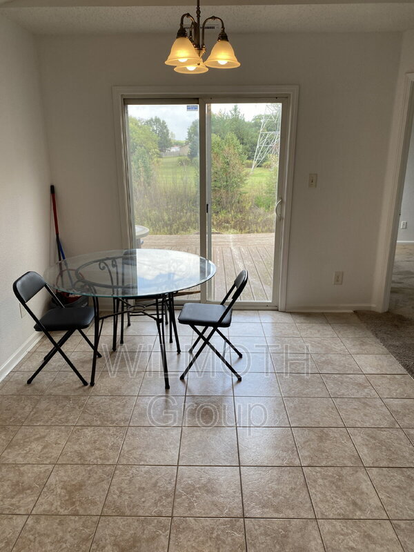 Foto del edificio - 5251 Bluff View Dr