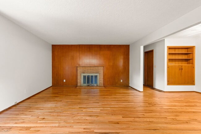 Building Photo - 2746 SE 31st Ave