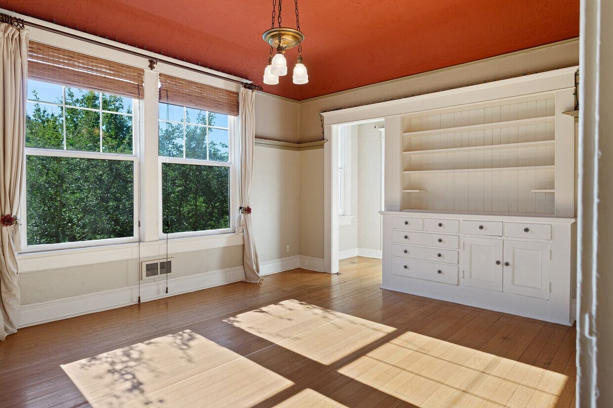Primary Photo - 2129NW