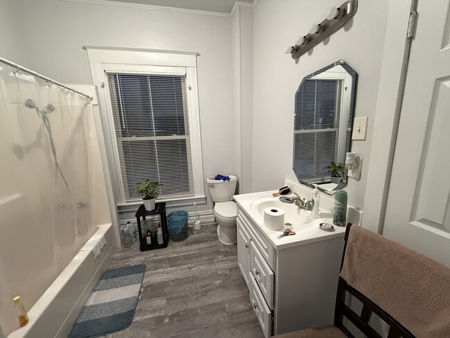 Building Photo - 315 Park Ave