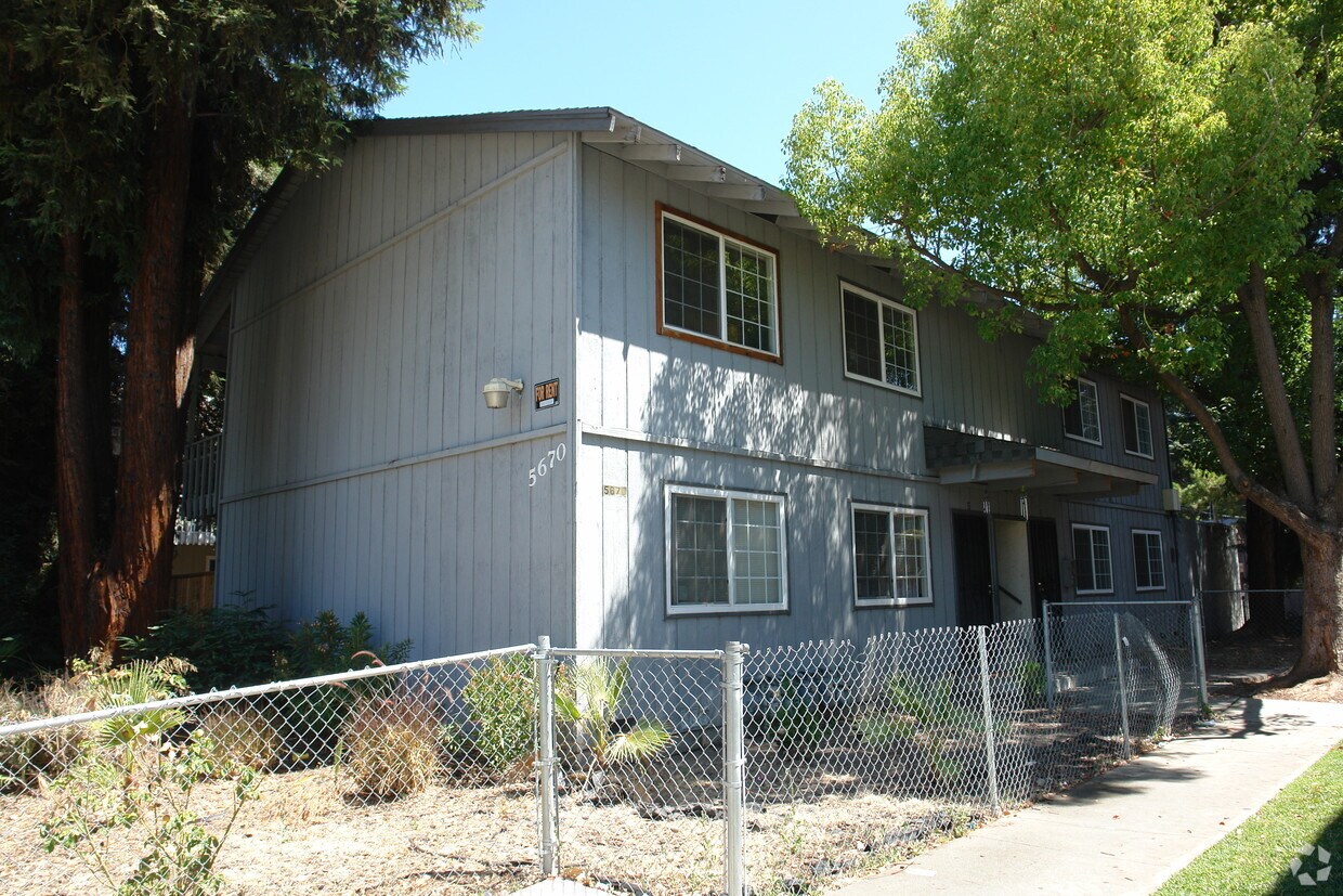 Primary Photo - 5670 Via Monte Dr