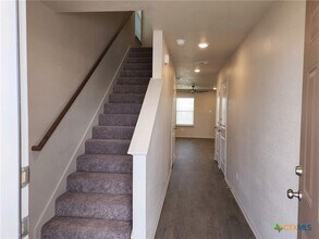 Building Photo - 1704 Montell St