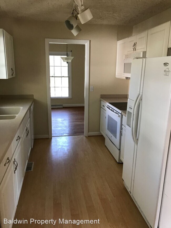 Building Photo - 3 br, 2 bath House - 901 OAKVIEW ROAD
