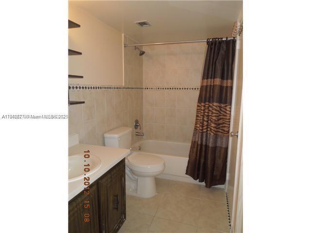 Foto del edificio - 482 NW 165th St