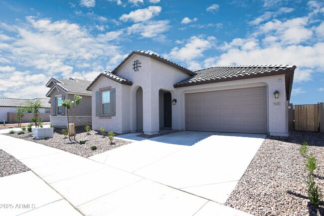 Building Photo - 935 W Finch Dr