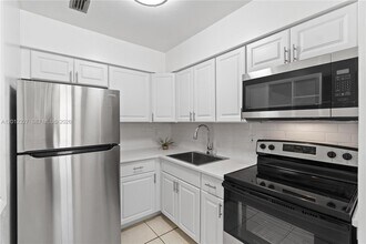 Building Photo - 2325 NW 52nd Ct