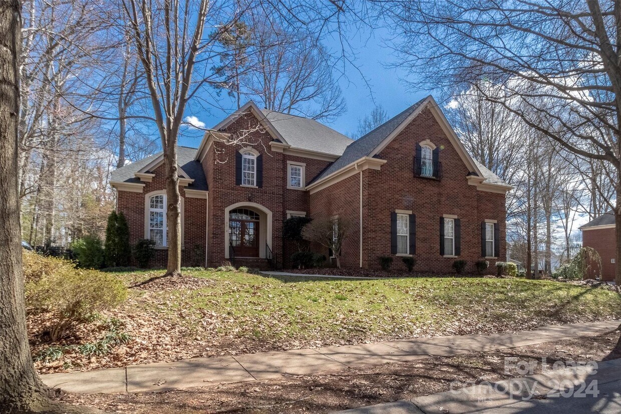 Primary Photo - 8028 Garnkirk Dr