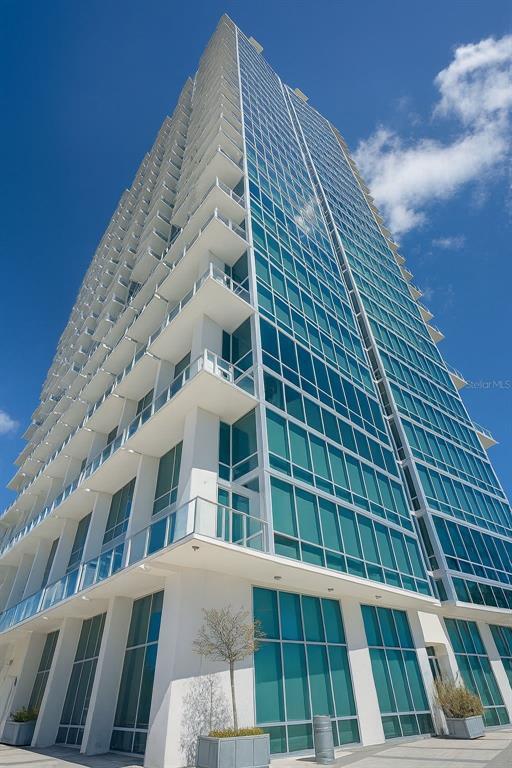 Foto del edificio - 150 E Robinson St