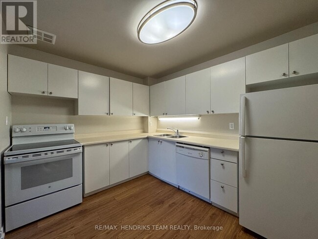 Photo du bâtiment - 128 St Augustine Dr