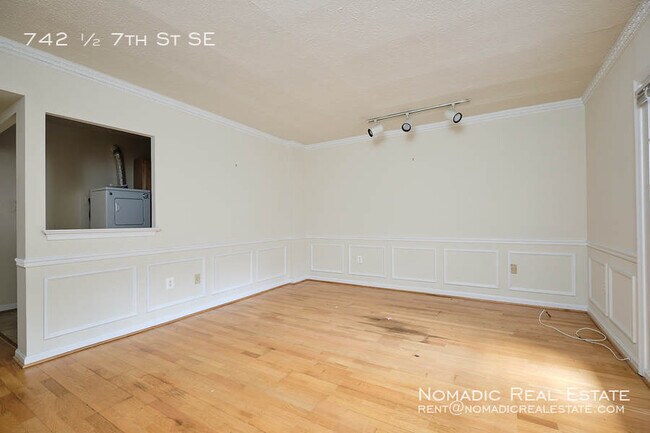 Building Photo - Fabulous one bedroom, one bathroom condo i...