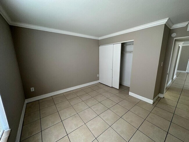 Building Photo - 1830 Maravilla Ave