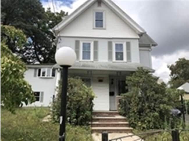 Building Photo - 153 Walnut St