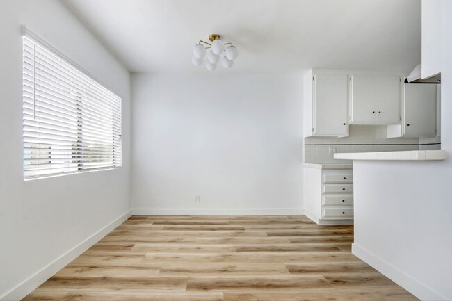 Building Photo - 3663 Mentone Ave