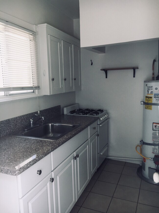 Foto del edificio - 5440 Fountain Ave