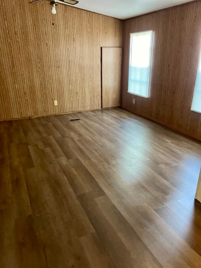 Building Photo - 121 Stonebridge Trl