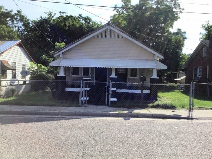 Primary Photo - 1109 6th Ave