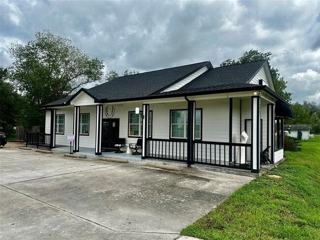 Building Photo - 15221 TX-36