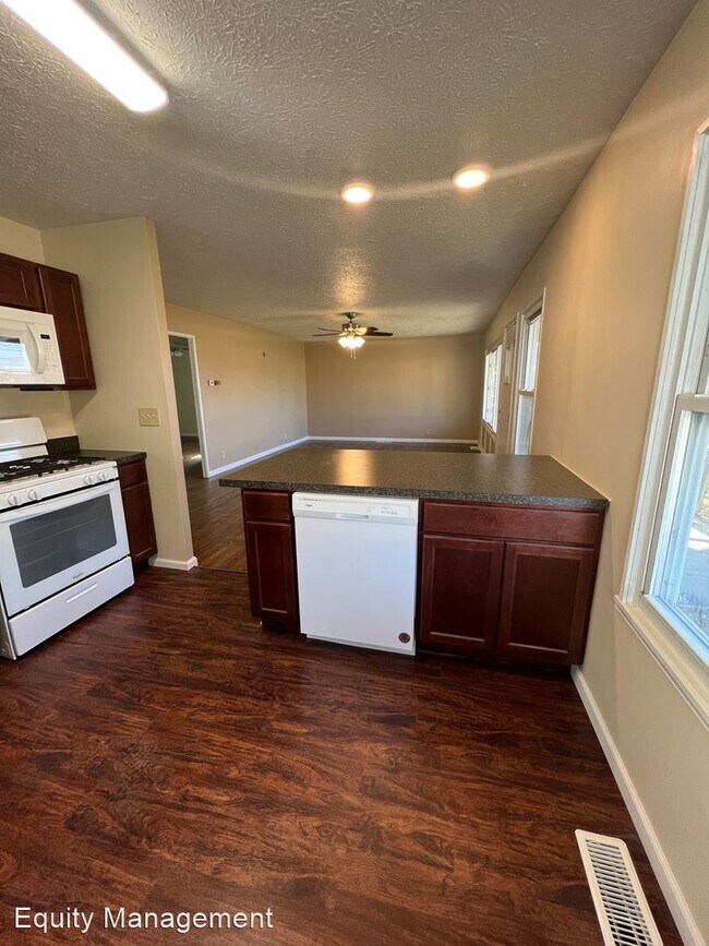 Building Photo - 3 br, 1 bath House - 2572 Chestnut