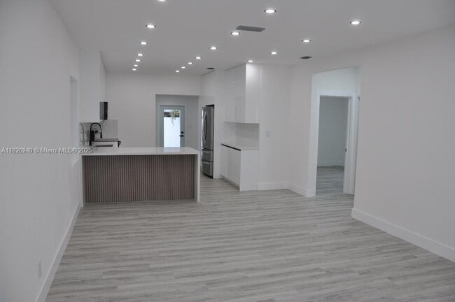 Foto del edificio - 261 NW 46th Ave