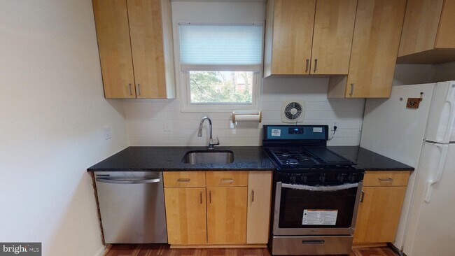 Building Photo - 16 E Taylor Run Pkwy