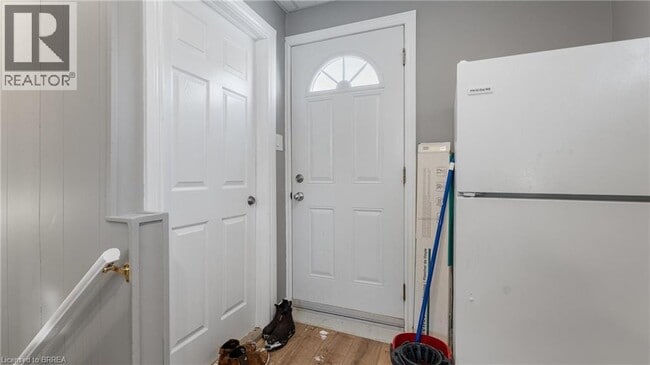 Photo du bâtiment - 356 Wellington St