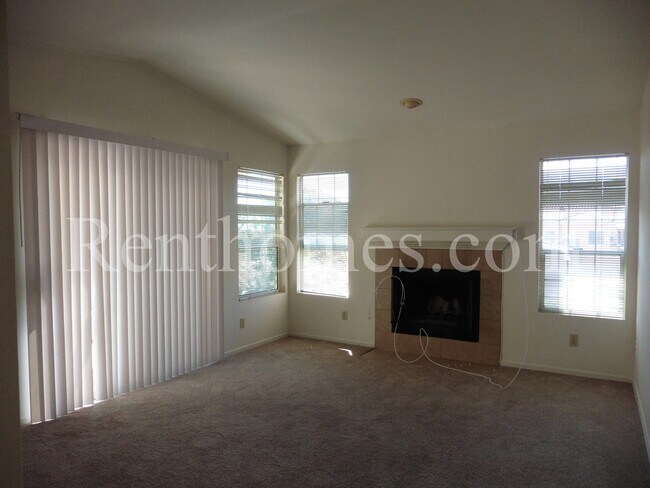 Building Photo - Rancho Bernardo, 18563 Caminito Pasadero #...