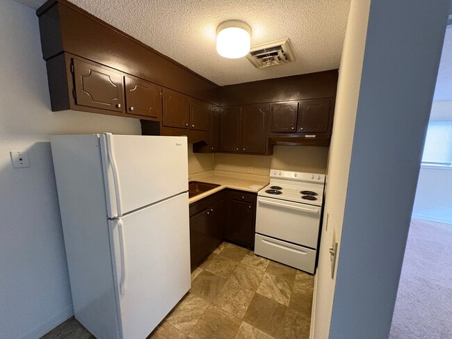 Foto del edificio - Brookwood Apartments 1023